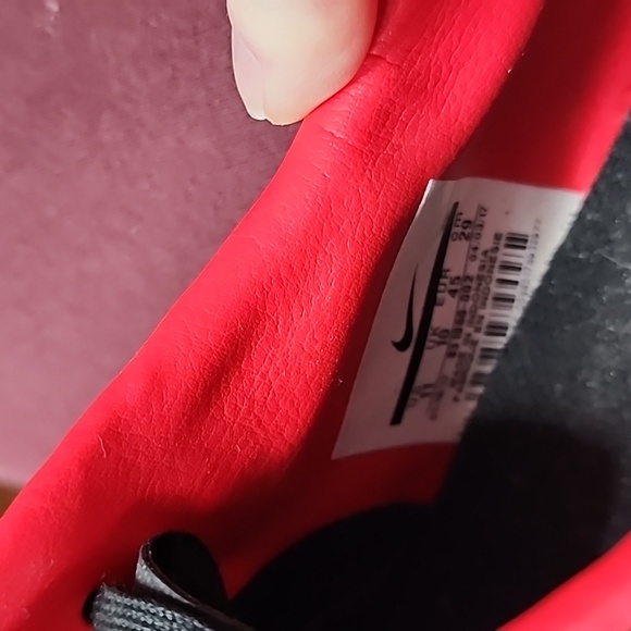 Mens indoor Nike brand soccer shoes size 11 - Picture 3 of 5